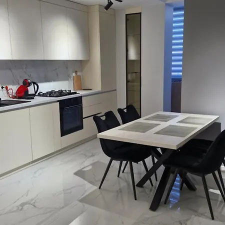 аэропорт 24&24 Parking Apartment